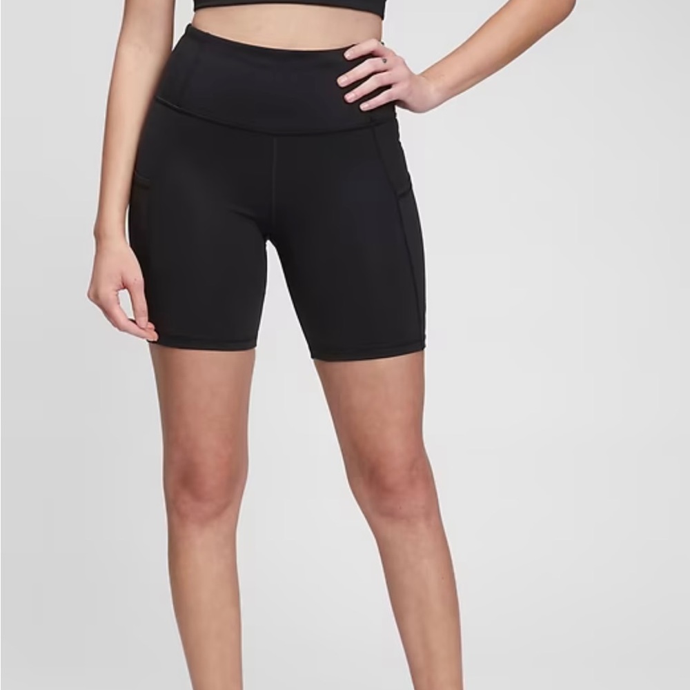 NWT GapFit bike short